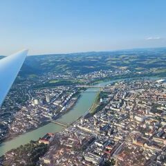 Flugwegposition um 16:51:23: Aufgenommen in der Nähe von Linz, Österreich in 872 Meter